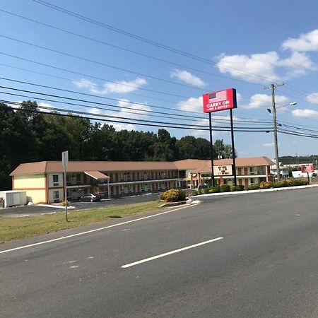 Carry On Inn & Suites LaFayette エクステリア 写真