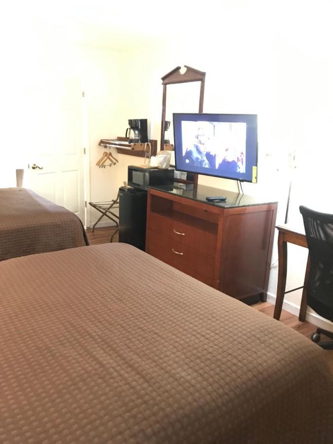Carry On Inn & Suites LaFayette エクステリア 写真