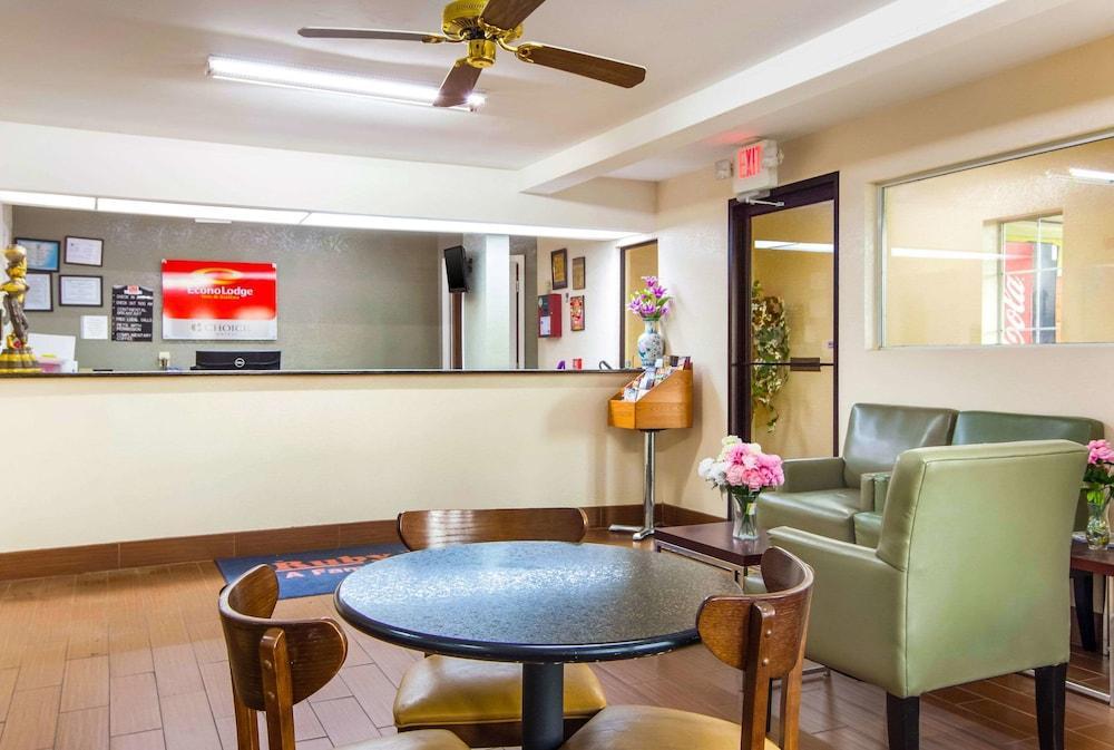 Carry On Inn & Suites LaFayette エクステリア 写真