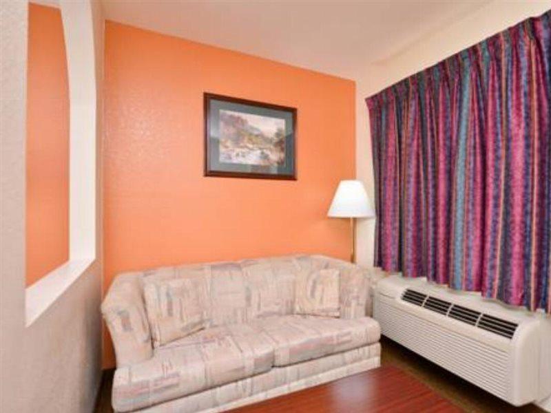 Carry On Inn & Suites LaFayette エクステリア 写真