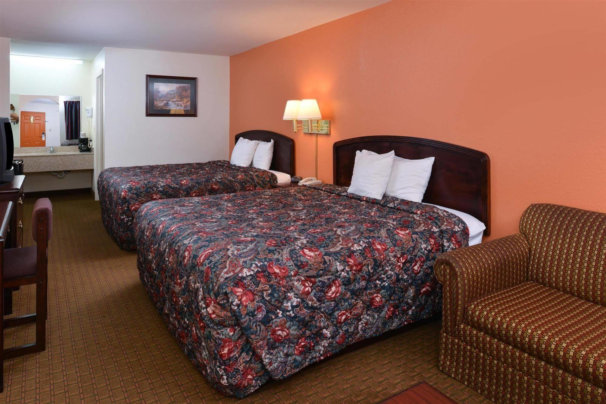 Carry On Inn & Suites LaFayette エクステリア 写真