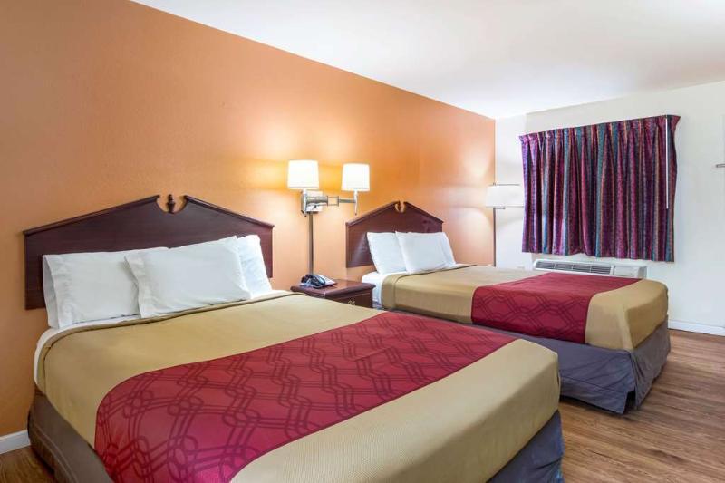 Carry On Inn & Suites LaFayette エクステリア 写真