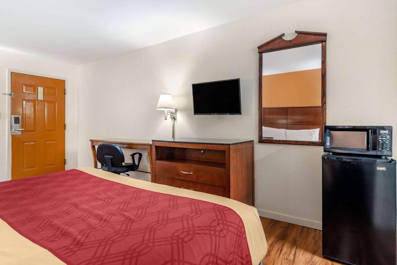 Carry On Inn & Suites LaFayette エクステリア 写真